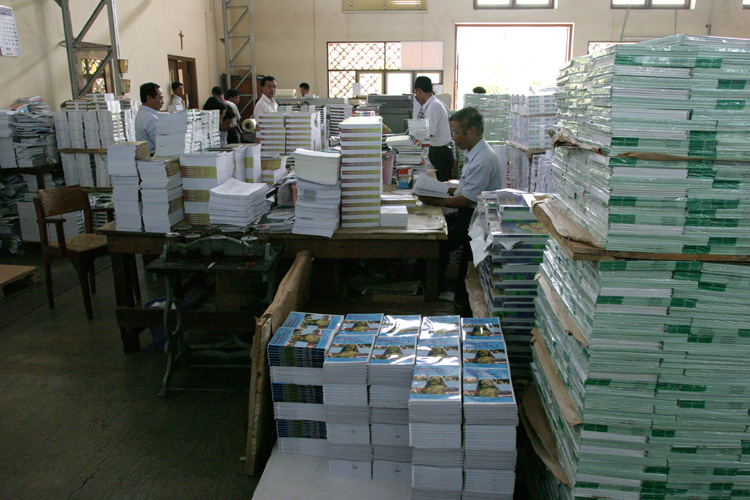 KP6-trimming-books 